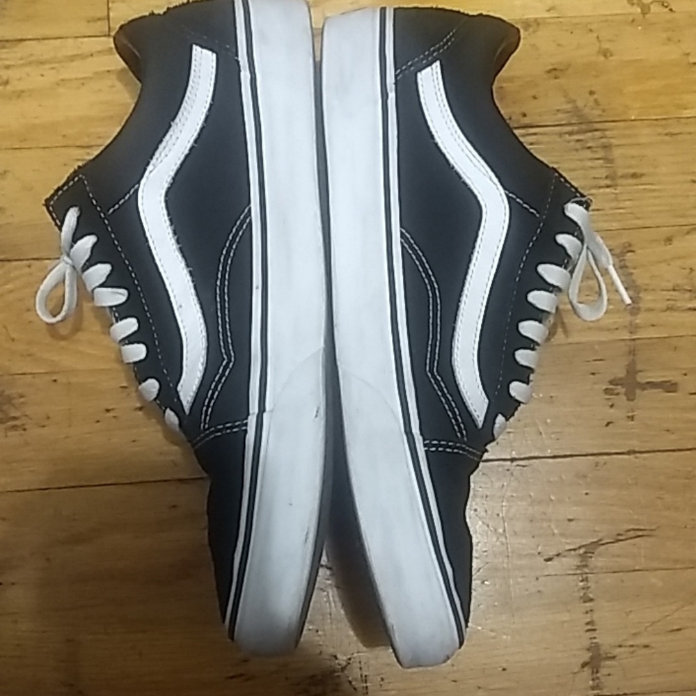 Vans - Picture 4 of 5